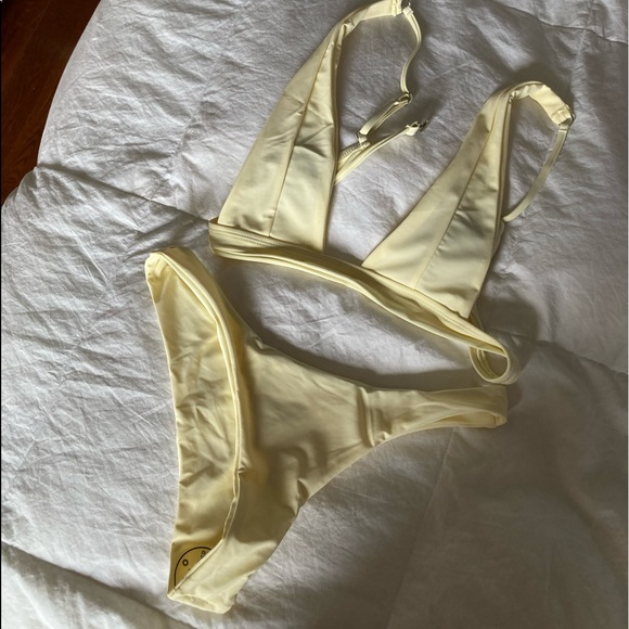 SOLD 🕊Bikini set🕊 - Picture 5 of 5